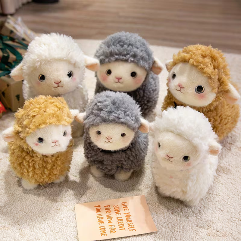 Handgenähtes Plüsch-Alpaka